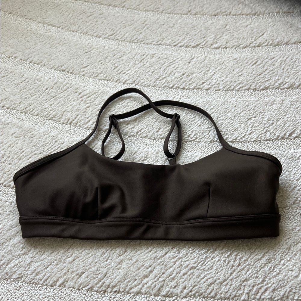Alo Yoga airlift intrigue sports bra in espresso (S)
